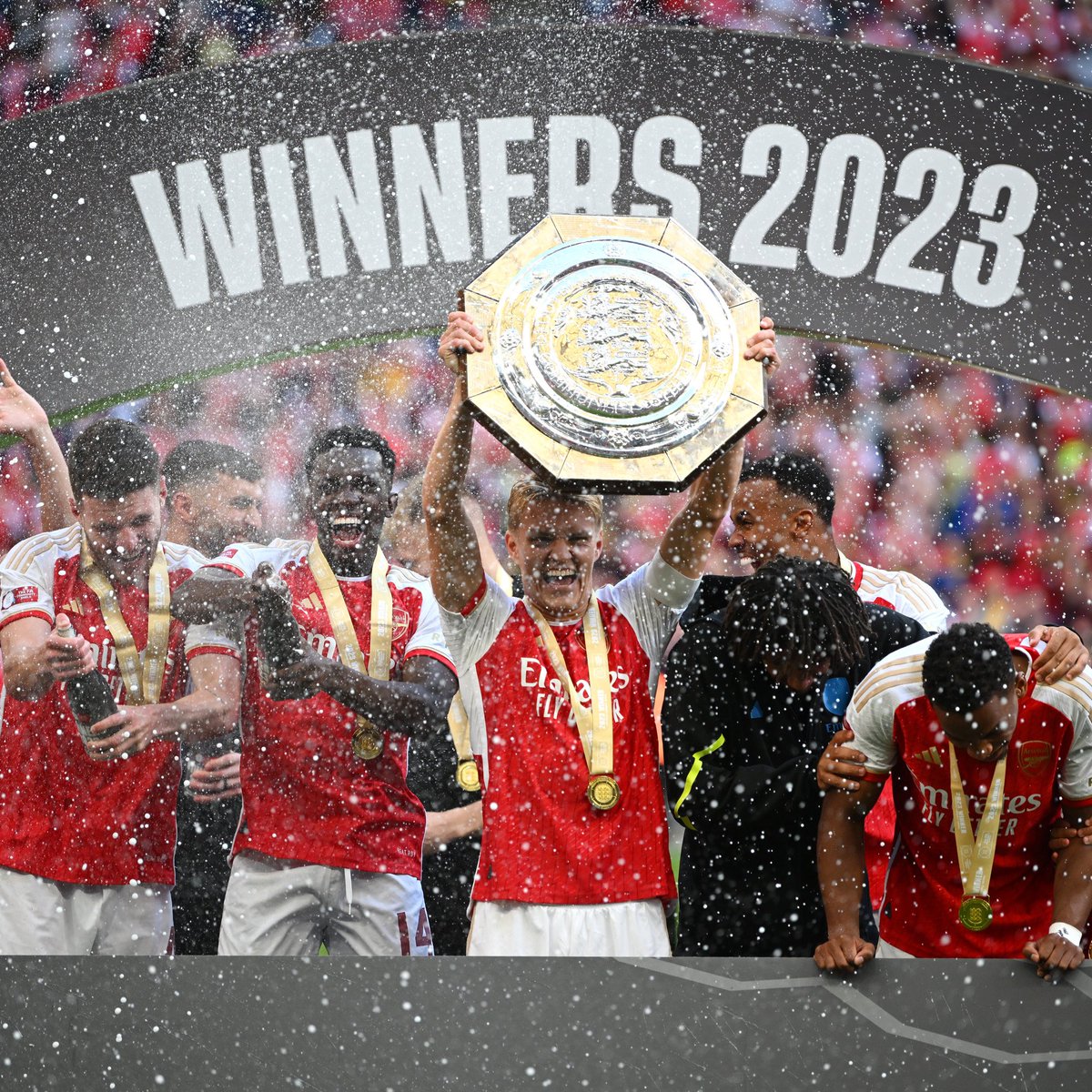 SassyXtr's tweet image. 🚨 BREAKING; This is a Arsenal fans gain train

Arsenal fans bellow 1000 Followers drop your page handle let's follow each other🔴⚪

Retweet, Like, Comment