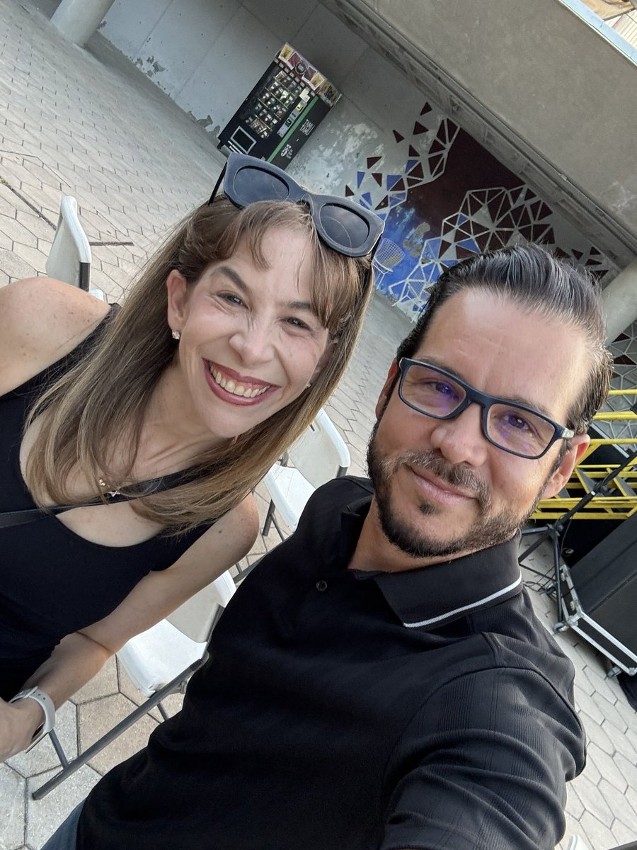Un gusto haber conocido en persona a la inversionista ángel y Shark <a href="/karlaberman/">Karla Berman</a>  =)  La estamos invitando a que se una al Club de Inversionistas Ángeles de México y LatAm <a href="/angelhubclub/">AngelHub Ventures</a>   

Queremos motivar a que más mujeres fregonas se unan a invertir en emprendedor@s! 👍🏼💪🏼