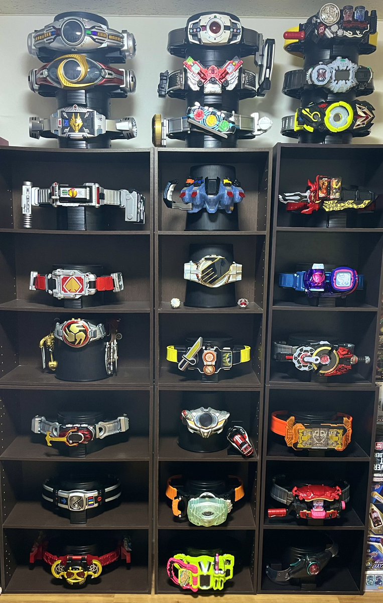 MaskedKyosuke's tweet image. ゼッツドライバーをベルト棚に追加しました！✨

一年間このラインナップでよろしくお願いします！😆
#仮面ライダーゼッツ
#ゼッツドライバー