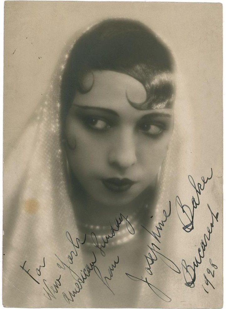 wikivictorian's tweet photo. Portrait of Josephine Baker, an American-born French entertainer, French Resistance agent, and civil rights activist. Photographed in 1928. https://t.co/zxJ81HIJSc