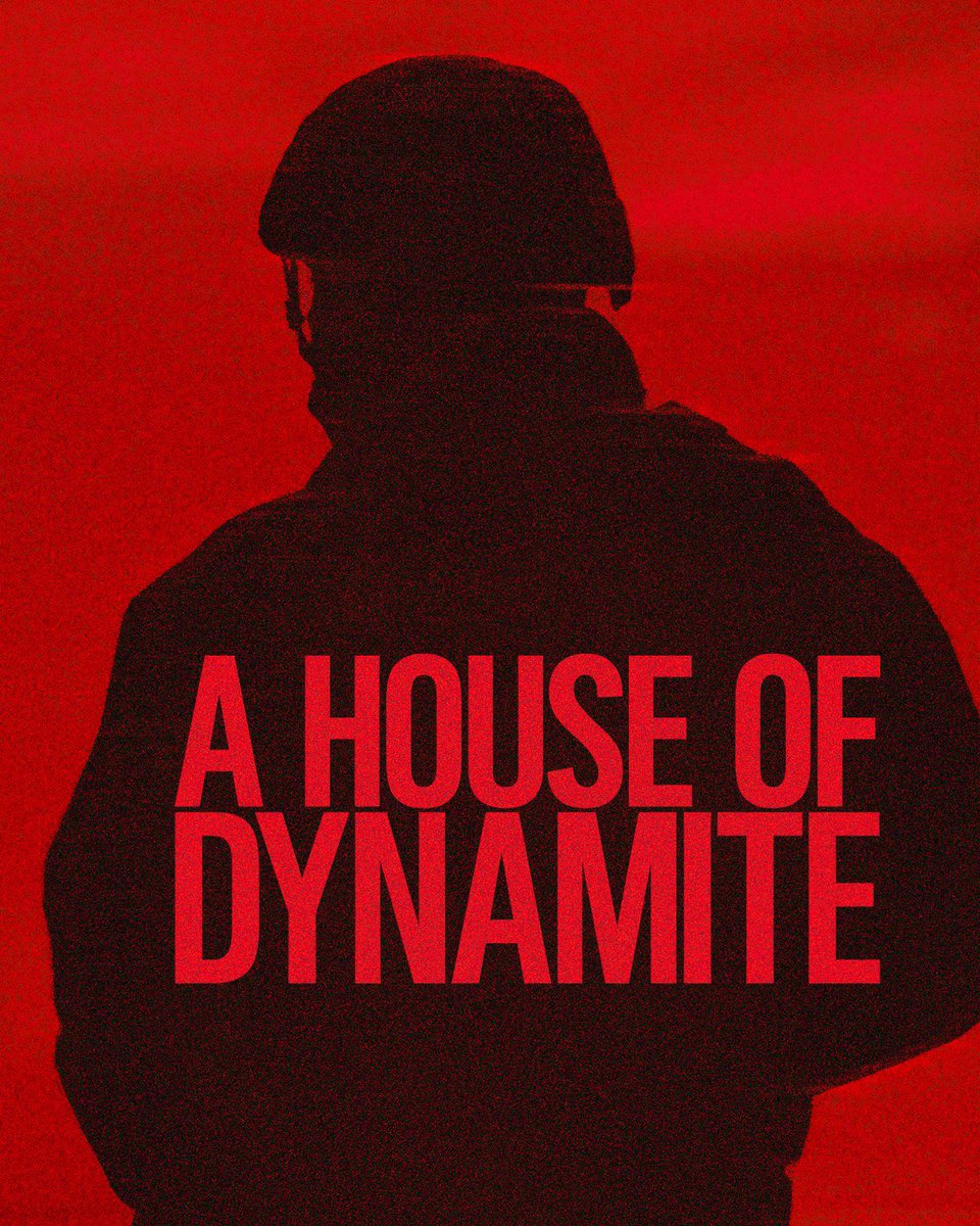 #AHouseofDynamite è l’attacco al potere di Kathryn Bigelow, che col suo solito stile d’assalto ci catapulta nell’ora più buia ed estrema del collasso - ridicolo, posticcio, perfino terribilmente satirico - del potere americano, dove a essere bombardati sono soprattutto i dem USA.