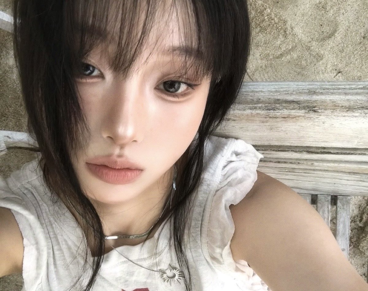밤 tweet media