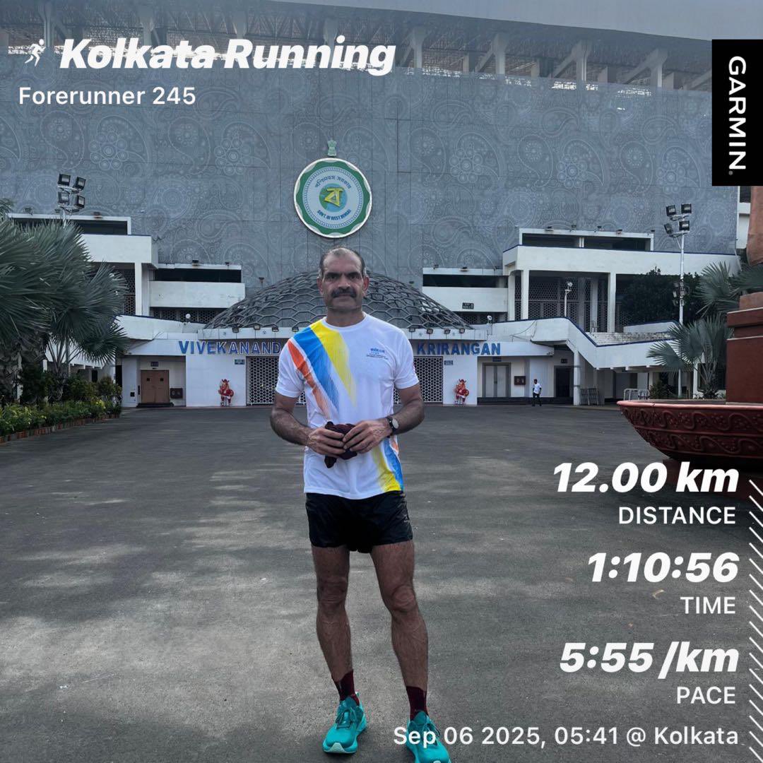 jmuthukrishnan's tweet image. Spoke on a much neglected issue of Sarcopenia at Annual Conference of the Endocrine Society of India #ESICON Kolkata. Emphasised on need to get stronger and active with more muscle and The customary long run  and pushing fellow endocrinologists to start  moving @IndiaESI