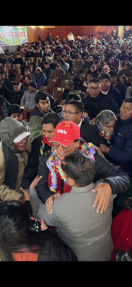 RobertoSanchP's tweet photo. Ayer viernes con la militancia provincial de JP en Puno, ¡fuerza fuerza a los hermanos y hermanas en el día de la mujer indígena! 
#JuntosEnPuno https://t.co/LNpYHomLUU