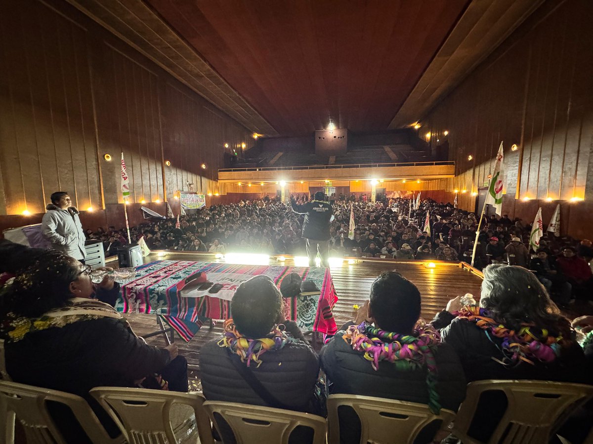 RobertoSanchP's tweet photo. Ayer viernes con la militancia provincial de JP en Puno, ¡fuerza fuerza a los hermanos y hermanas en el día de la mujer indígena! 
#JuntosEnPuno https://t.co/LNpYHomLUU