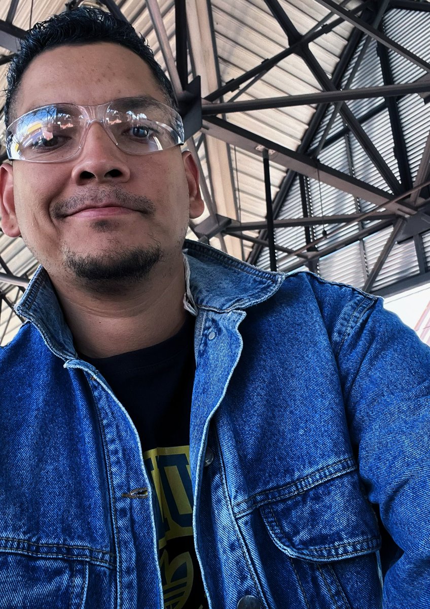 juanchevelours's tweet photo. En que momento me volví un señor. 😁 https://t.co/mB7Mb1x3EP