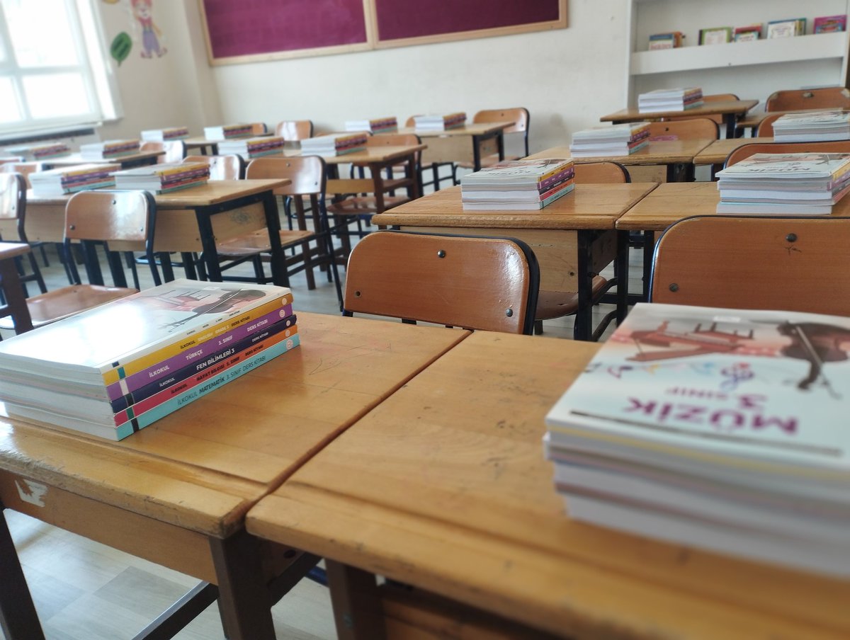 Avukat Hasan Hüsnü Kılıç İlkokulu eğitim öğretime ilişkin hazırlıklarını sürdürüyor. Artık çocuklarımızı bekliyoruz.