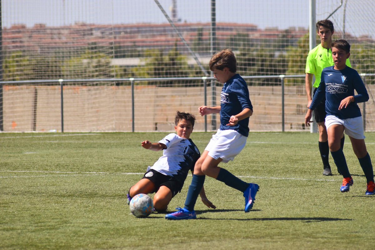📎 𝗥𝗘𝗦𝗨𝗟𝗧𝗔𝗗𝗢𝗦 | 

El Alevín B completó la fase de grupos en el Torneo Creciendo:

<a href="/CDCRISTOREY1/">CD CRISTO REY</a> 1️⃣
🆚
<a href="/UnionistasCF/">Unionistas de Salamanca CF</a> Alevín B 2️⃣

Alevín B 1️⃣
🆚
Salamanca CF 1️⃣

<a href="/INFOCDCarbajosa/">CD CARBAJOSA</a> 1️⃣
🆚
Alevín B 2️⃣

Alevín B 2️⃣
🆚
<a href="/CDVillamayor/">CD Villamayor</a> 2️⃣

#ConstruyendoUSCF 🏗️