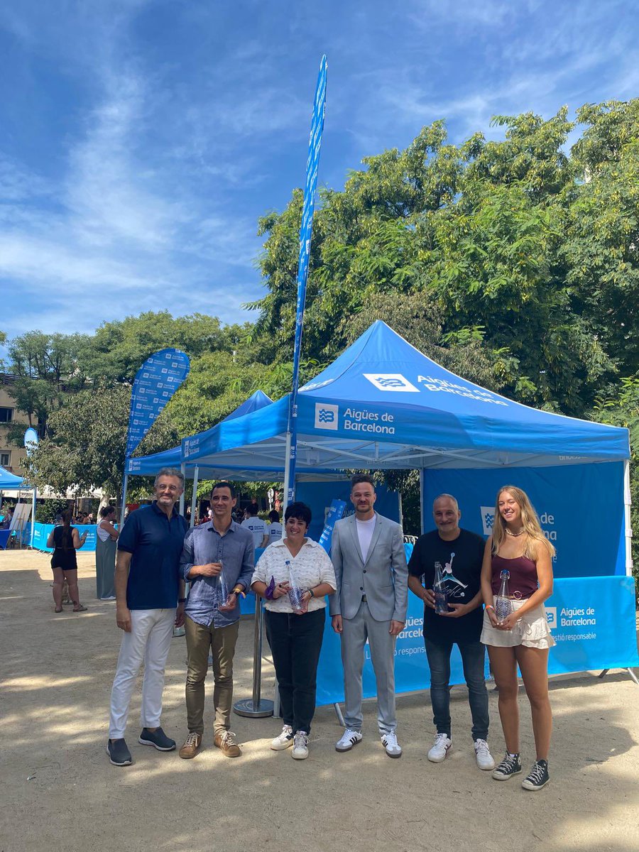 És Festa Major a Santa Coloma de Gramenet!

El nostre #EspaiAigua no hi podia faltar. Una iniciativa destinada als més petits, on aprenen a estimar l'aigua al mateix temps que passen una estona divertida.

Avui, amb @manelgv, hem acompanyat  l’Alcadessa, Mireia González; el
