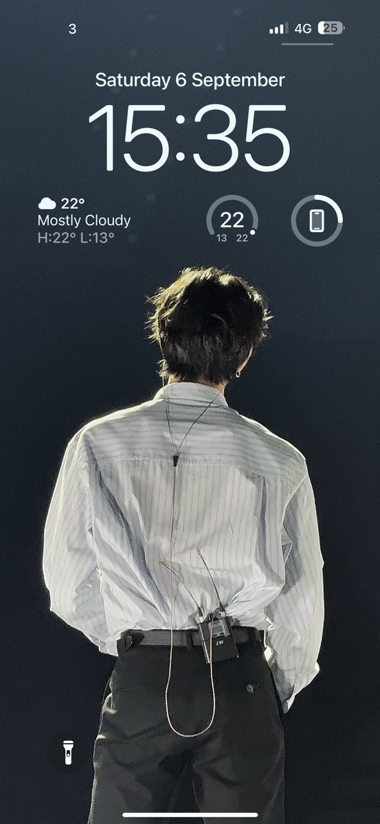 jungwonniii's tweet photo. Jungwon’s back during WTL in Paris as the new wallpaper. Even his back is gorgeous 😭😭😭😭😭😭

#JUNGWON #정원 #ENHYPEN #엔하이픈 #WALKTHELINE_IN_PARIS https://t.co/N1EAIXlCiv