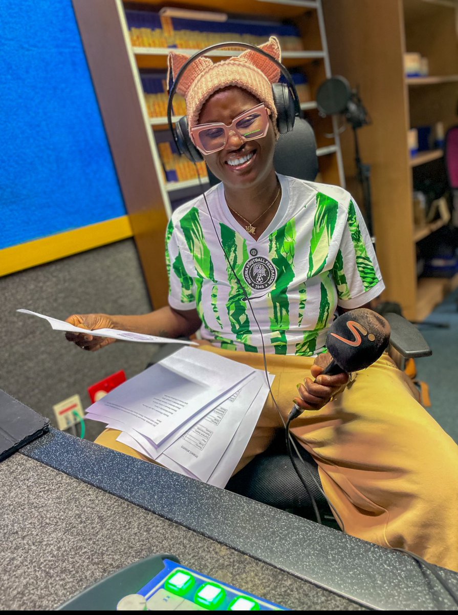 OfficialSuo's tweet image. Countdown to kick off in Uyo…
I’ll be your #officialpidgincommentator AND also be part of the official broadcast match day in-studio crew as an analyst(English)!
It’s my first time handling a national team fixture in multiple languages/roles at same time. Oghenemigwo.

#FIFAWCQ