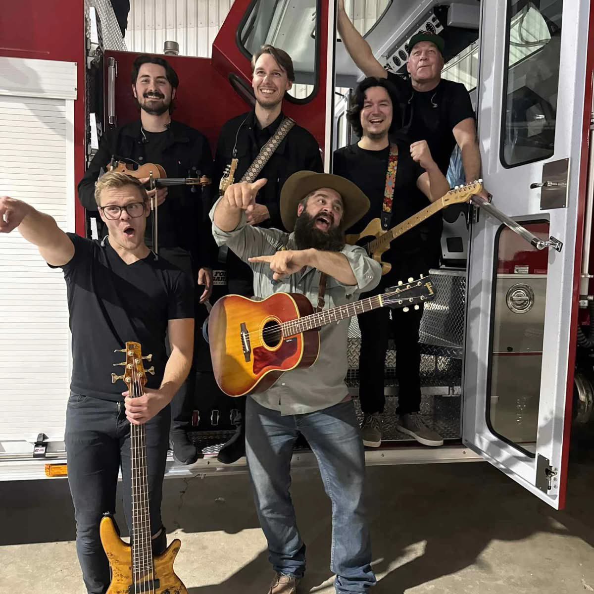 Fun night at the Provincial firefighters conference in Brandon with this smokin band.  Quick nap, now off to Slo Pitch for a wish to play some ball with @brodyjacksonqx104, and the rest of the <a href="/qx104/">اللهم ارحمها💙</a> crew
@emmapetersonmusic, @timandthegloryboys and @dallassmithmusic