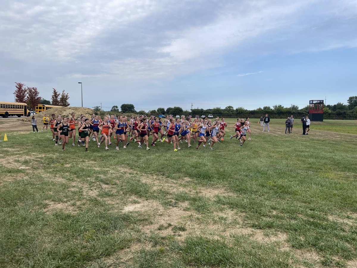 Beautiful morning for the EC Invite. Go Trojans! 🏃🏽‍♀️ 🏃🏻‍♂️