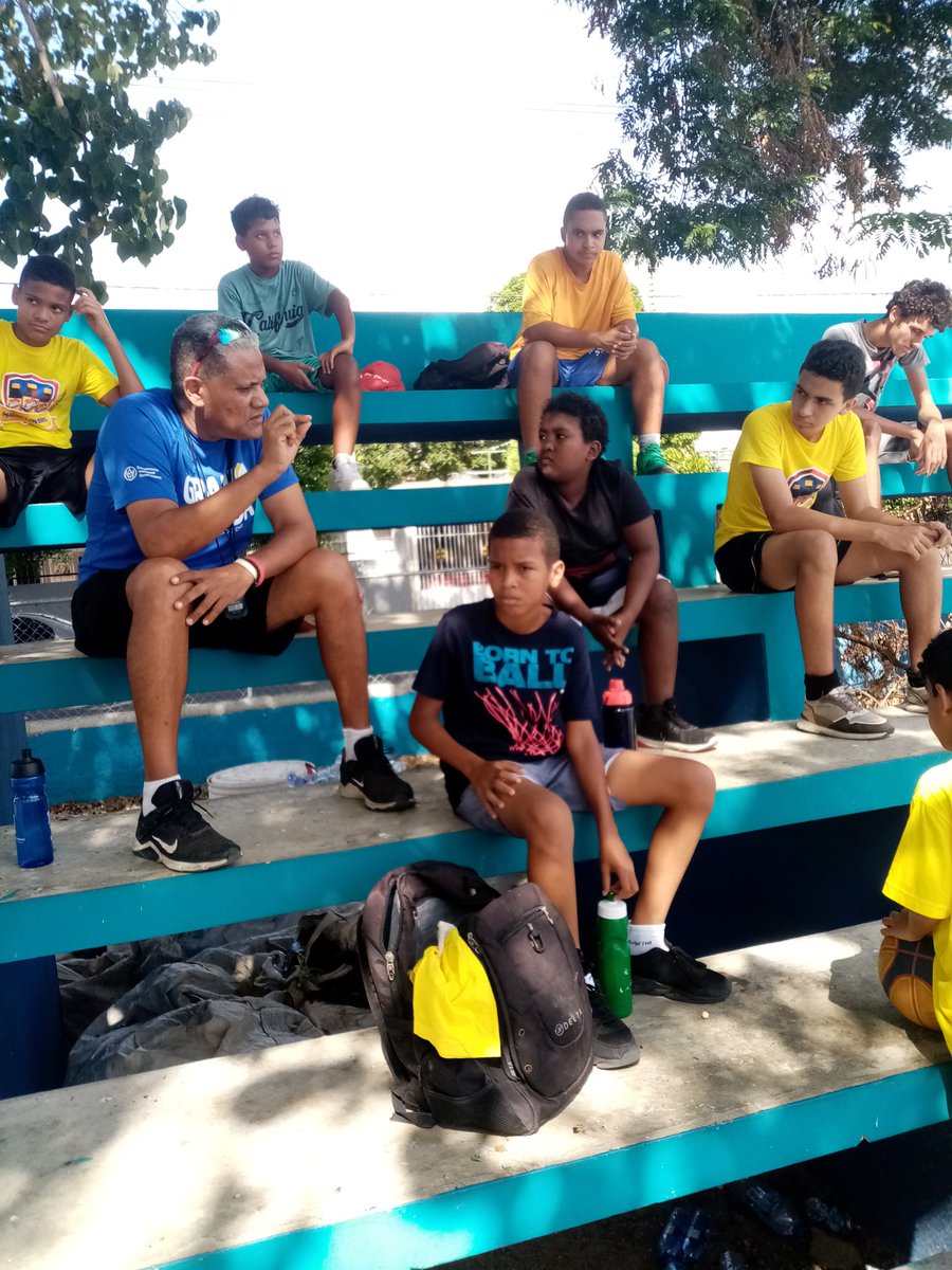 EvelinPlacidoAl's tweet image. Un espacio deportivo desde temprano un buen saque 🎾, jóvenes y adultos, #LigaInfantil 🏀, con sus @MaltaMorenaRD ❤️, gracias apoyo, caminata adultos mayores, son los beneficios un lugar en territorio
#ClubAtala
#Cancha #MarlonLembert