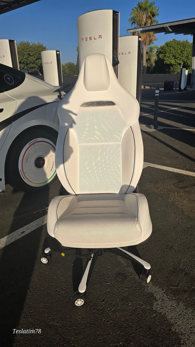 Tim Hoyer🚀 (@teslatim2) on Twitter photo Getting ready for her new owner to take delivery! <a href="/tesla_na/">Tesla North America</a> stop throwing these in the goddamn dumpster. It's a pain in the ass to clean them and repurpose them Getting ready for her new owner to take delivery! <a href="/tesla_na/">Tesla North America</a> stop throwing these in the goddamn dumpster. It's a pain in the ass to clean them and repurpose them