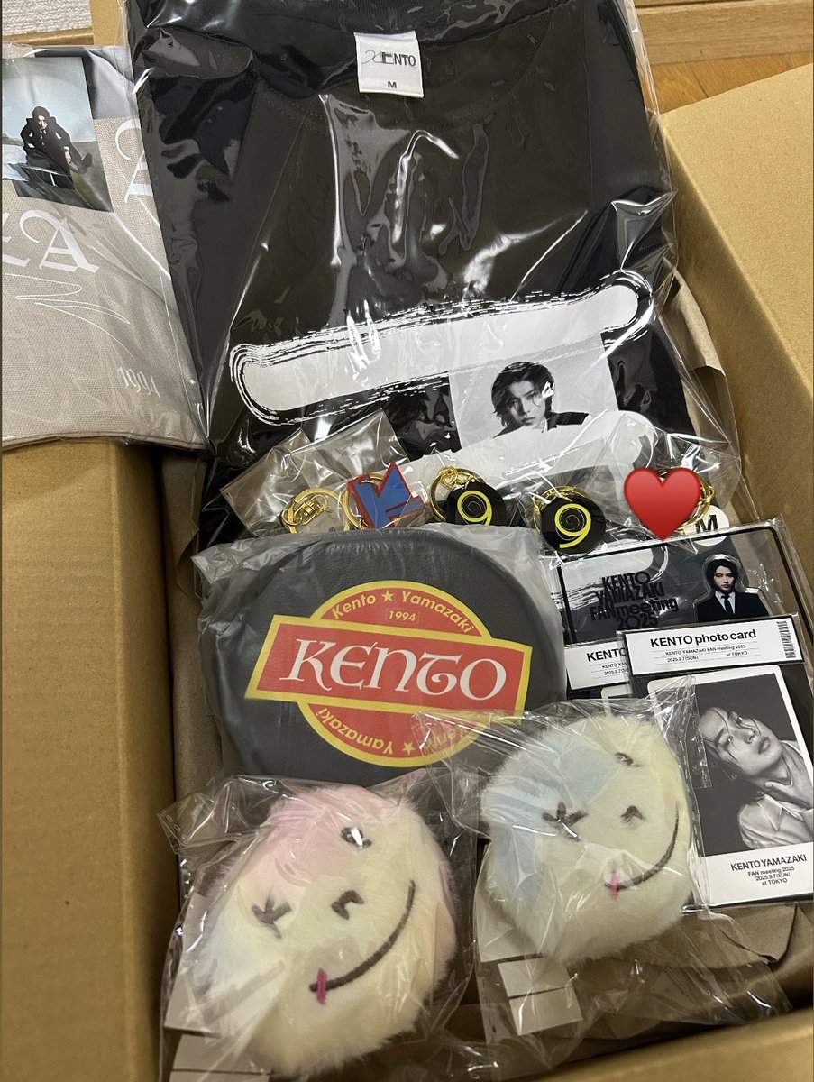 kentooo_yk's tweet photo. 投稿遅くなったけど、グッズどれもかわいい🫶
#山﨑賢人ファンミーティング2025 https://t.co/7oBSty3FbD