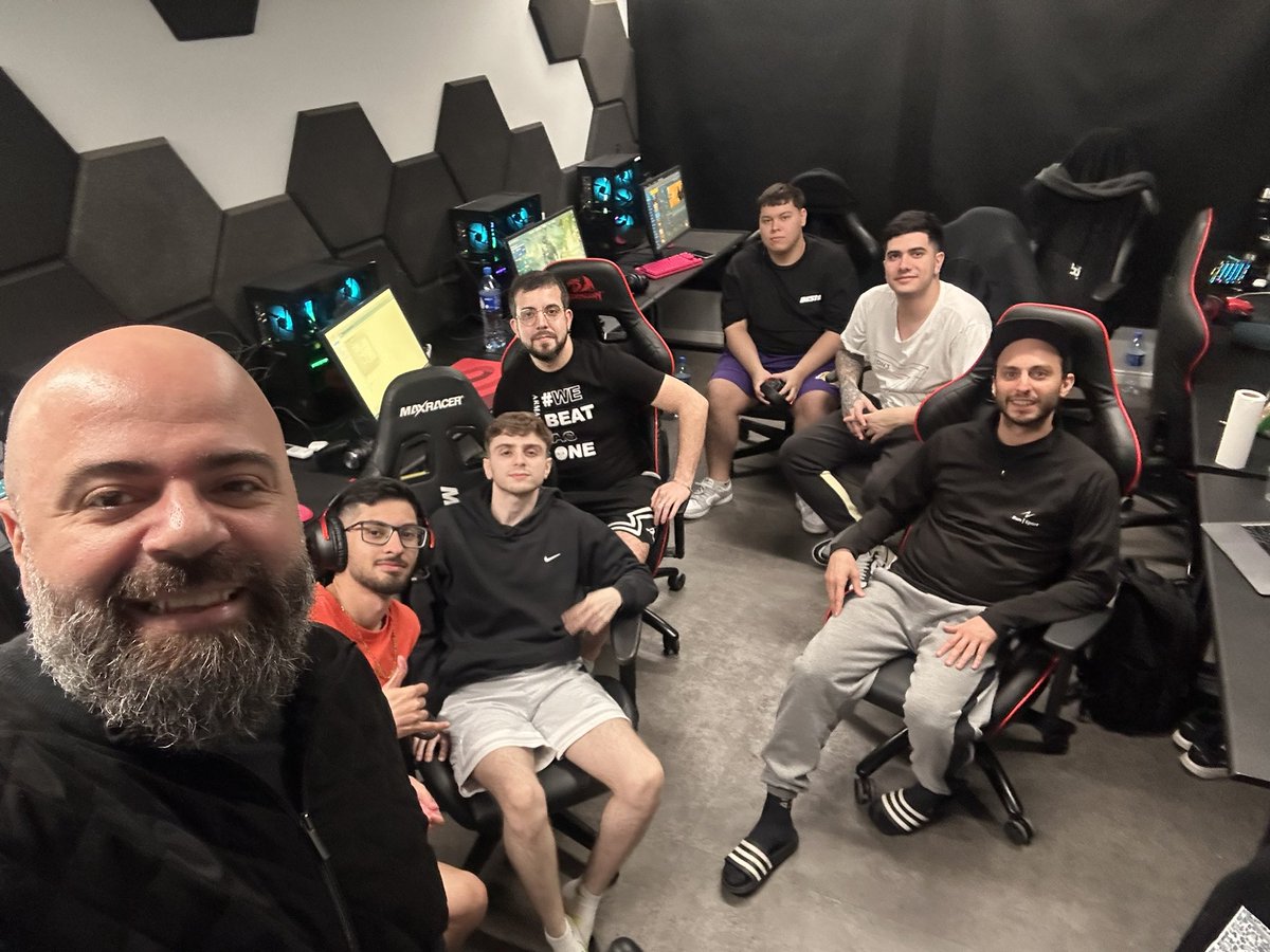 Arrancamos el bootcamp en Brasil 🇧🇷 

A prepararnos de la mejor manera para los torneos que se vienen 😈