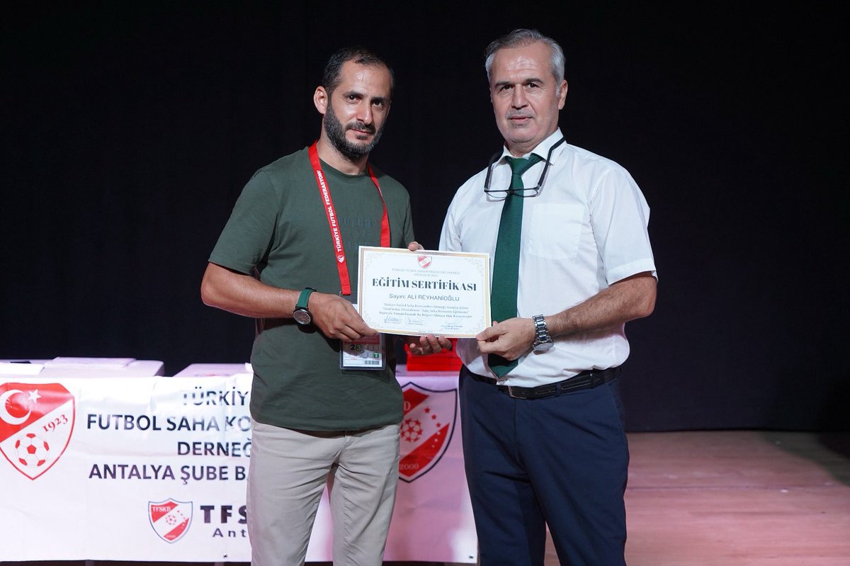 Türkiye Futbol Federasyonu Saha Komiserliği eğitimini başarıyla tamamlayıp Sertifika ve Akritasyonumuzu aldık. Başta başkanımız @haruncakmak0703 olmak üzere tüm yönetim kurulundaki hocalarıma, yanlarında staj yaptığımız ve eğitim aldığımız tüm hocalarımıza çok teşekkür ederim 🙏🏻