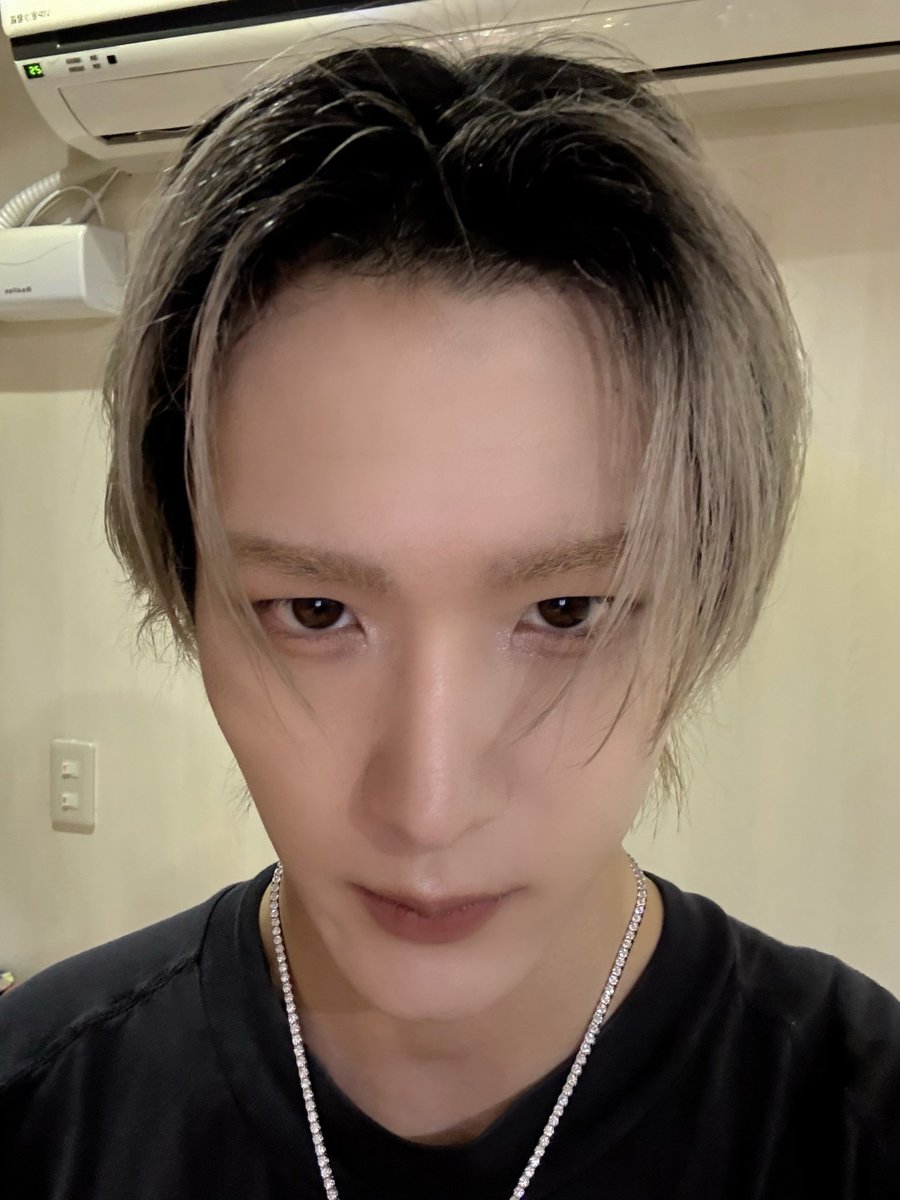 P1H_members tweet picture
