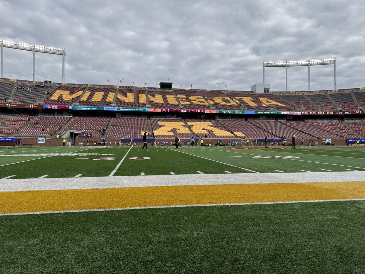 Home 🛶 🛶 🛶 

Happy Gameday Gopher Fans

#RTB 🛶 
#SkiUMah 〽️
#BOB 💪
