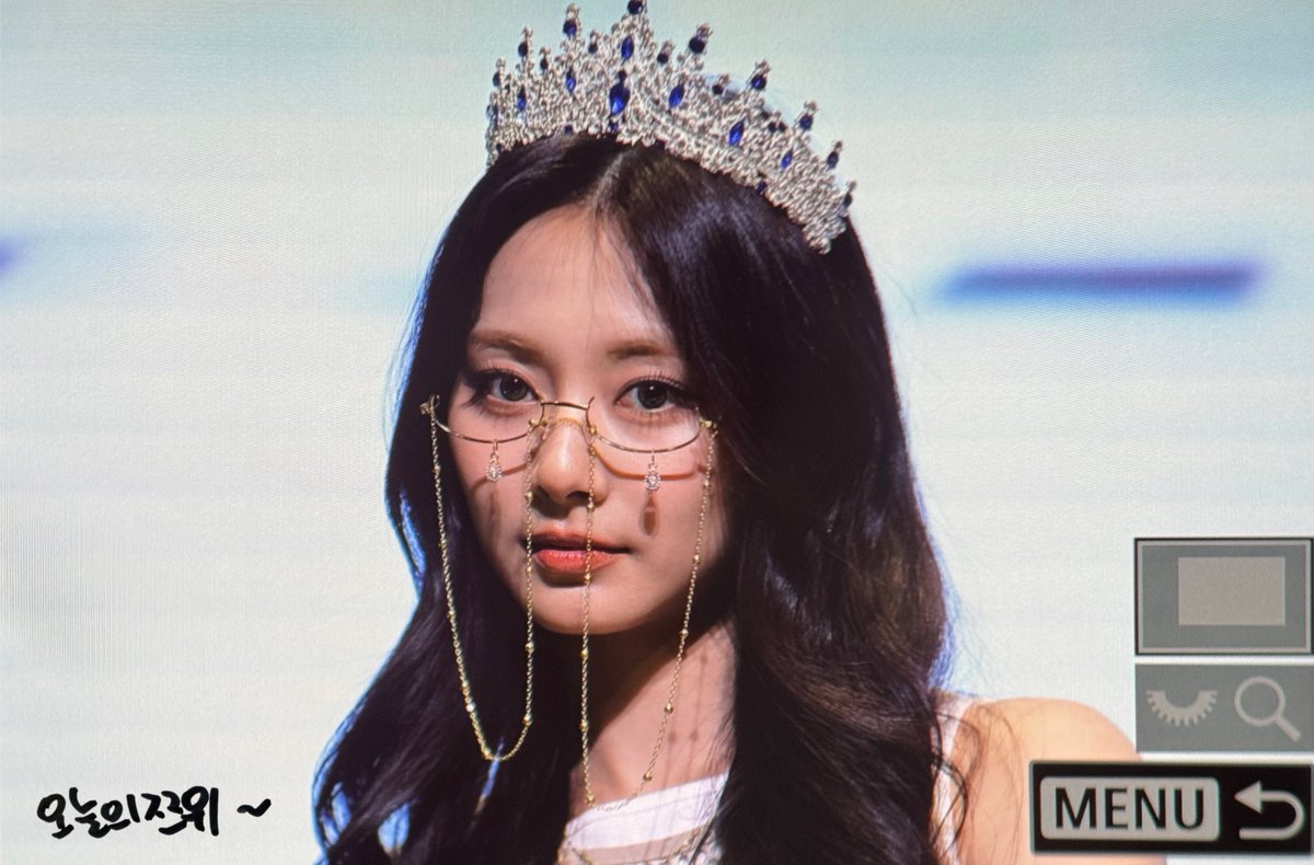 TenderHeart0614's tweet photo. 250906
와… 진짜 예뿌다…
#쯔위 #TZUYU #子瑜 #ツウィ 
#TWICE #트와이스 https://t.co/RJA3uugqK9