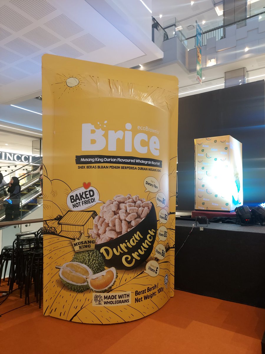 Za_tiny_97's tweet photo. Brice with Hwang In Youp 💚💛
Sunway Carnival Mall
#BriceMY #SnackTheSmartWay #ecoBrowns #BricewithHwangInYoup #HwangInYoup #황인엽 #HwangInYoupinMY #HwangInYoupinPenang https://t.co/vIbgGwBHSI