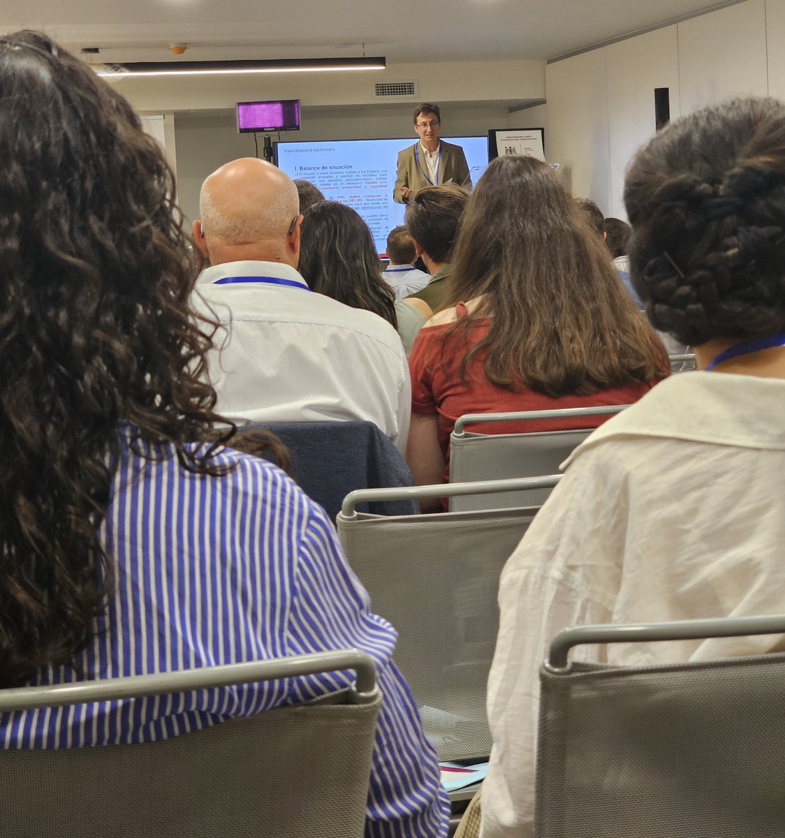 🙇🏻‍♀️ ⚖️ Escuchando y aprendiendo de <a href="/aduranusal/">Antonia Durán Ayago</a>, Catedrática de Derecho Internacional Privado, Universidad de Salamanca.

📌 Avances y retrocesos en la regulación de la gestación por sustitución: una mirada desde el Derecho comparado.

Su trabajo nunca decepciona.