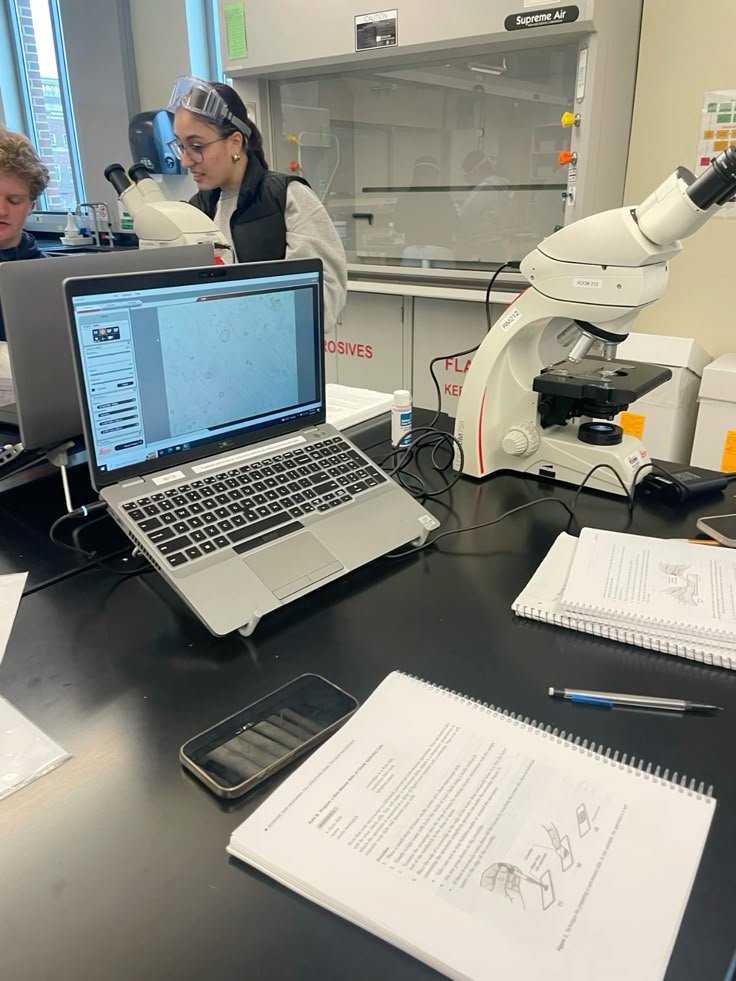 mariadsouzaa0's tweet image. Lab coats, lenses, and late nights  just a regular day turning observations into discoveries. 🧪🔍💻
#biotech #LabLife #MicroscopeMode