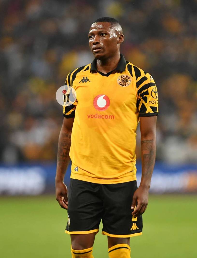 𝗖𝗔𝗟𝗟-𝗨𝗣 ✅🇿🇦

Thabiso Monyane has been called up to Bafana Bafana to replace the injured Nyiko Mobbie.