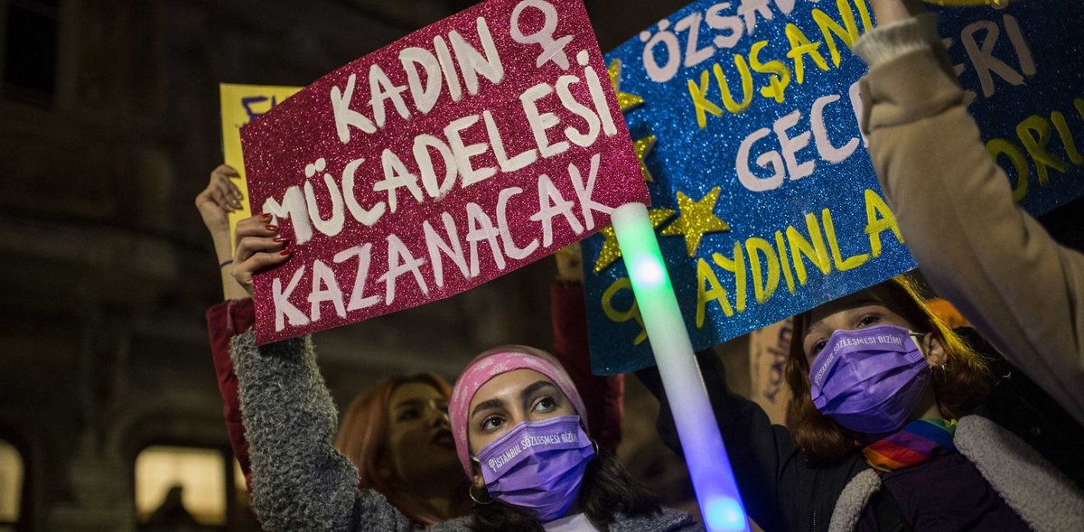 JinDergi's tweet photo. 🟣 Erkeklik Zihniyeti ve Ulus Devletin Rant Alanına Dönüşen Gerçeklik Bütünü

🖊️ Başak Sarıdal
https://t.co/2lJXBxqeFY https://t.co/9ZhQe3yySP