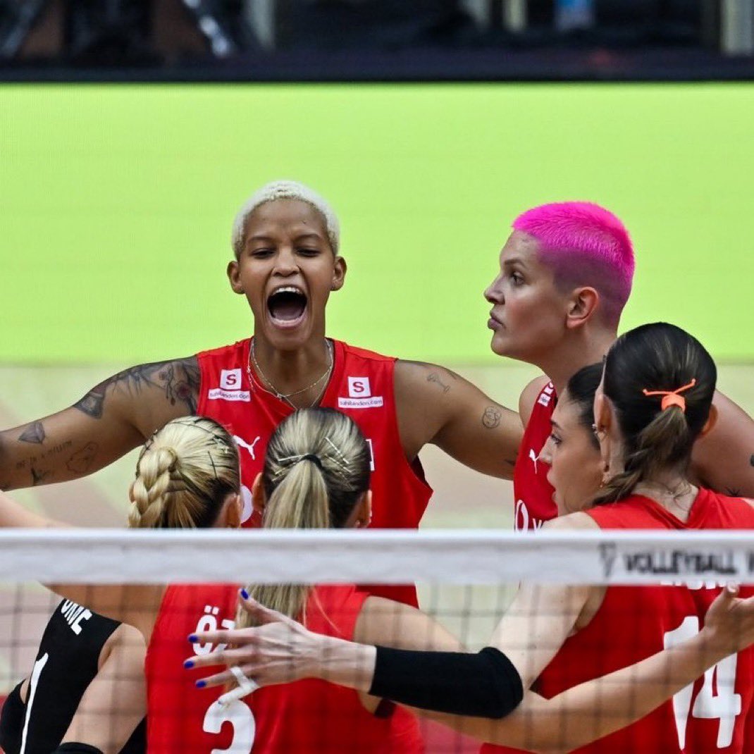 Japonya’yı 3-1 yenerek finale çıkmaya hak kazanan Filenin Sultanlarını tebrik ediyorum.

🇹🇷 FİNALDEYİZ!