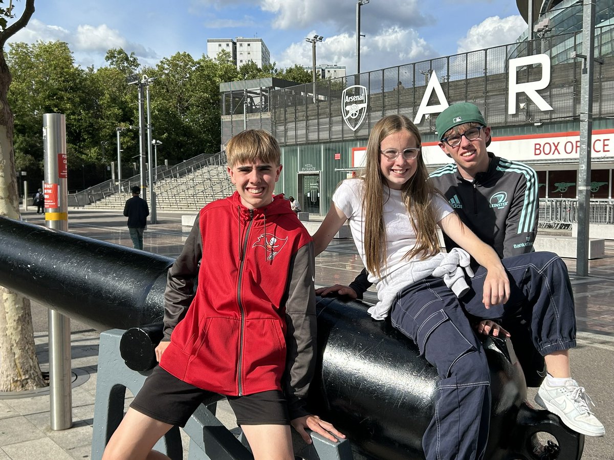 Happy are those who pop up to The Arsenal for a quick visit on a Friday afternoon!! #arsenal