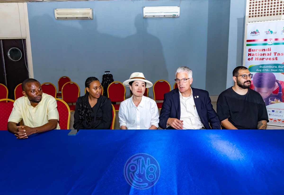 "𝐋𝐞 𝐜𝐚𝐟𝐞́ 𝐛𝐮𝐫𝐮𝐧𝐝𝐚𝐢𝐬 𝐞𝐬𝐭 𝐚𝐛𝐬𝐨𝐥𝐮𝐦𝐞𝐧𝐭 𝐢𝐧𝐜𝐫𝐨𝐲𝐚𝐛𝐥𝐞"

Clôture ce vendredi 5 septembre 2025 des travaux de la compétition des cafés du #Burundi, une compétition dénommée "taste of harvest" qui s'est déroulée du 25 août 2025 au 5 septembre 2025. Elle