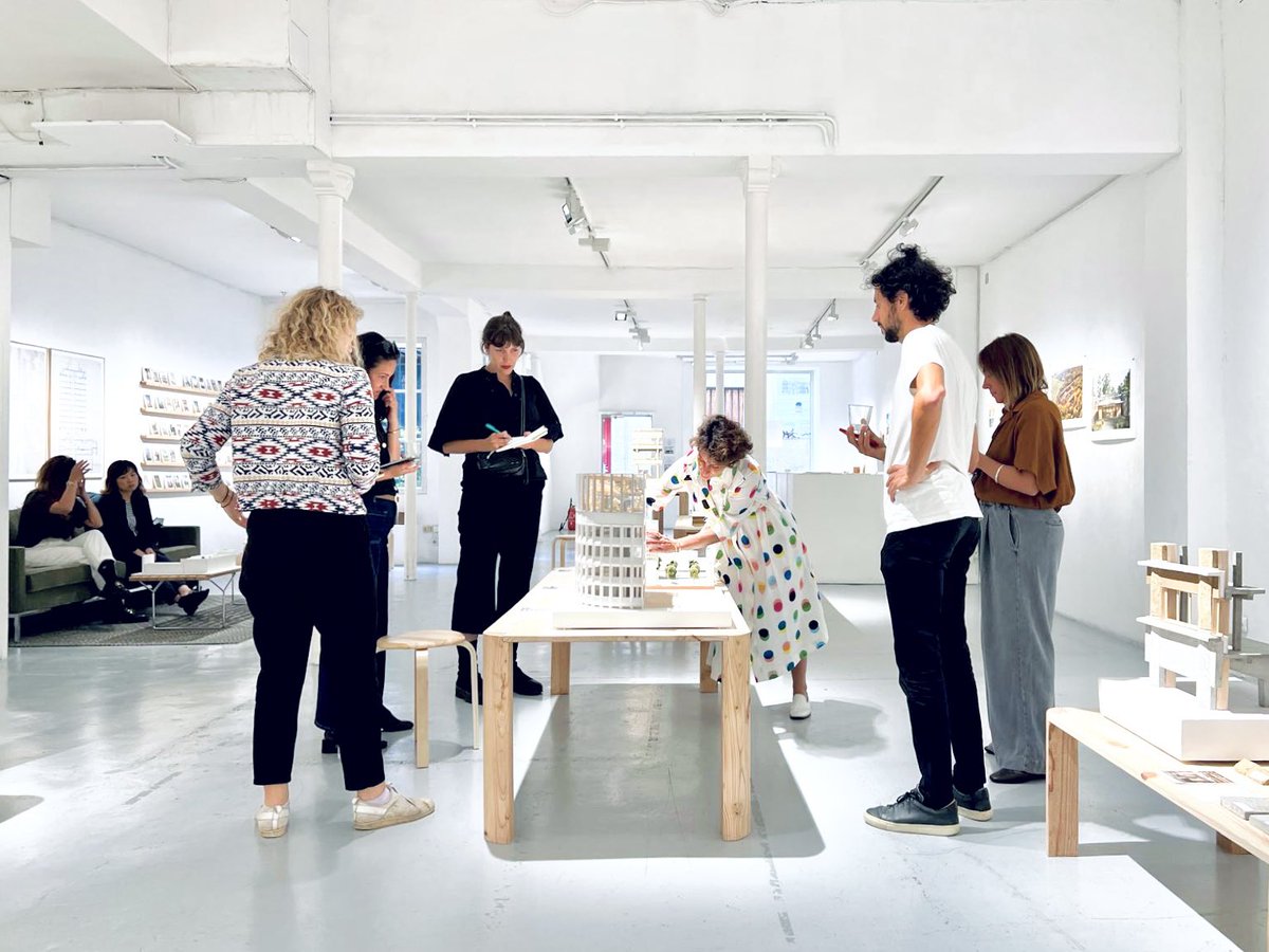 Aujourd’hui samedi 6 septembre:
•
VISITE GUIDÉE de l’exposition « Habiter » 
par l’architecte MAUD CAUBET
•
à 16 heures
•
<a href="/lagaleriedarchi/">la galerie d’architecture</a> 
11 rue des blancs manteaux
75004 Paris