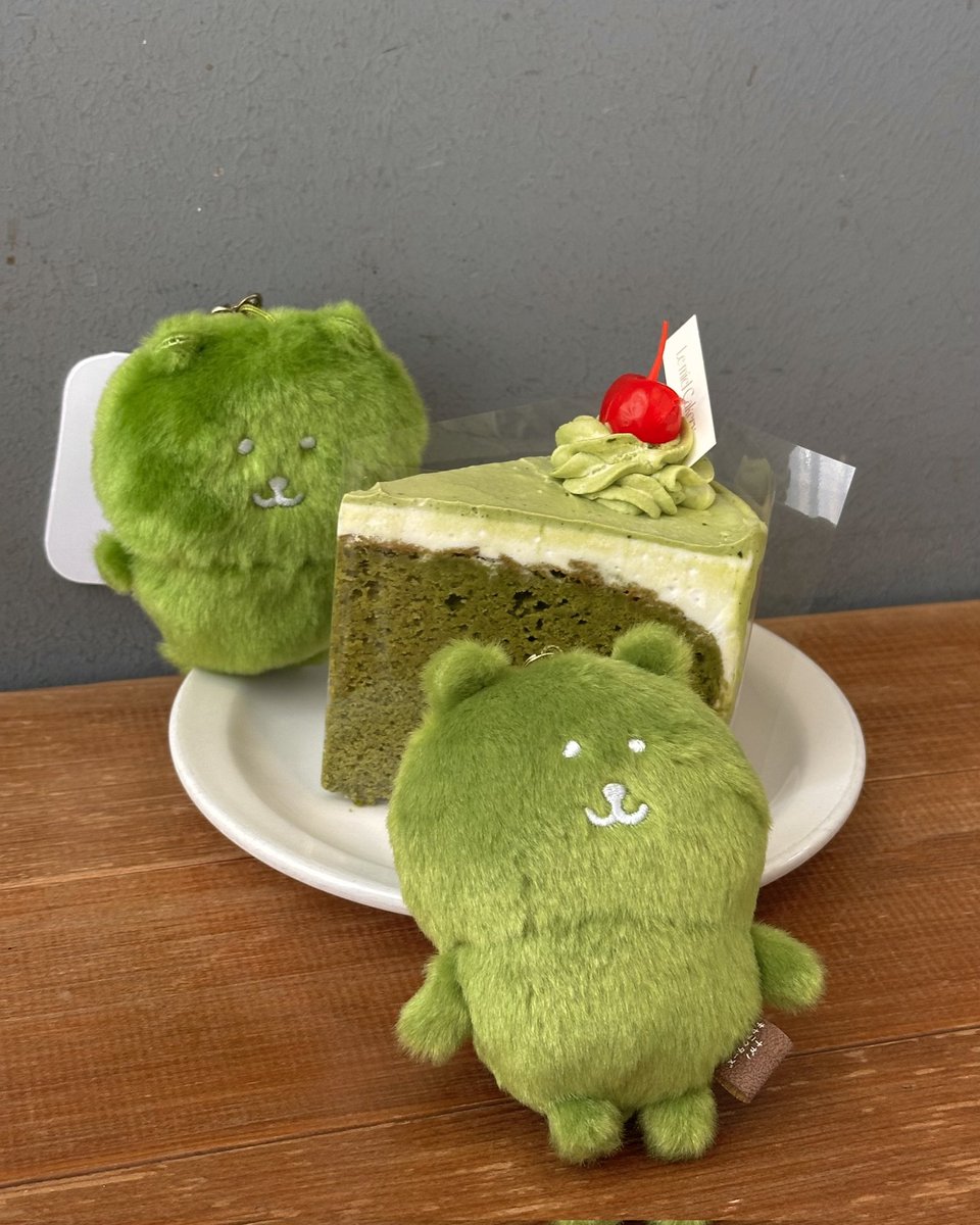 damgom_lema's tweet photo. 내곰 하나 친구곰 하나...
갸또 그닥 안 좋아하는데 말차라는 이유로.. 말차곰을 위해 시킴 https://t.co/8Le6A5aZ21