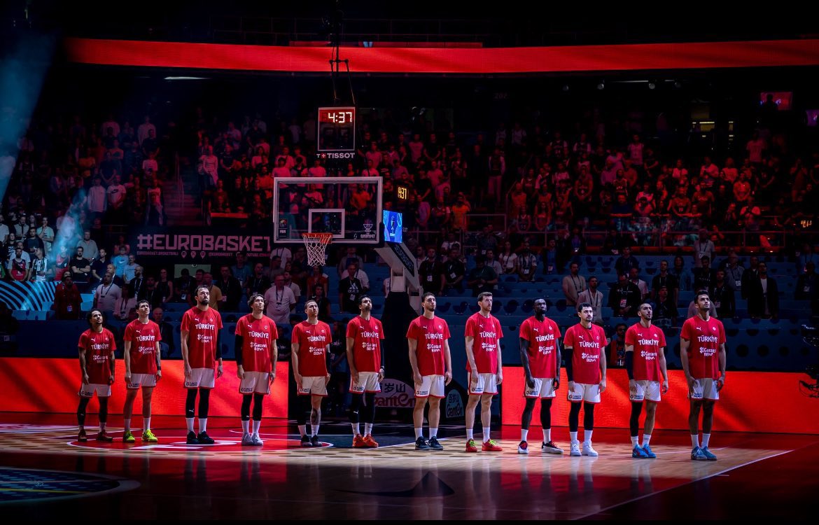 12 Dev Adam, Avrupa Şampiyonası'nda çeyrek finalde.

🇹🇷Tebrikler!