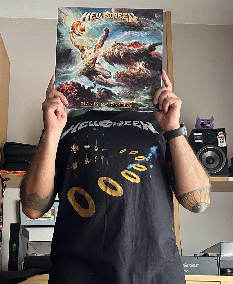 #NowPlaying <a href="/helloweenorg/">Helloween</a> #gigantsandmonsters #helloween #metallegens