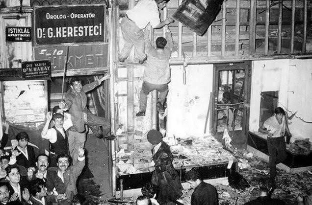 ⚫️6-7 Eylül, eskiden beri bu topraklarda yaşayan Rumlara, Ermenilere, gayrı müslimlere yönelik gerçekleştirilen katliam ve yağmanın yıldönümü.

⚫️Yaşananların devlete bağlı Özel Harp Dairesinin provokasyonu sonucu gerçekleştiği ortaya çıkmıştı.

⚫️Hakikat için ve bir daha asla