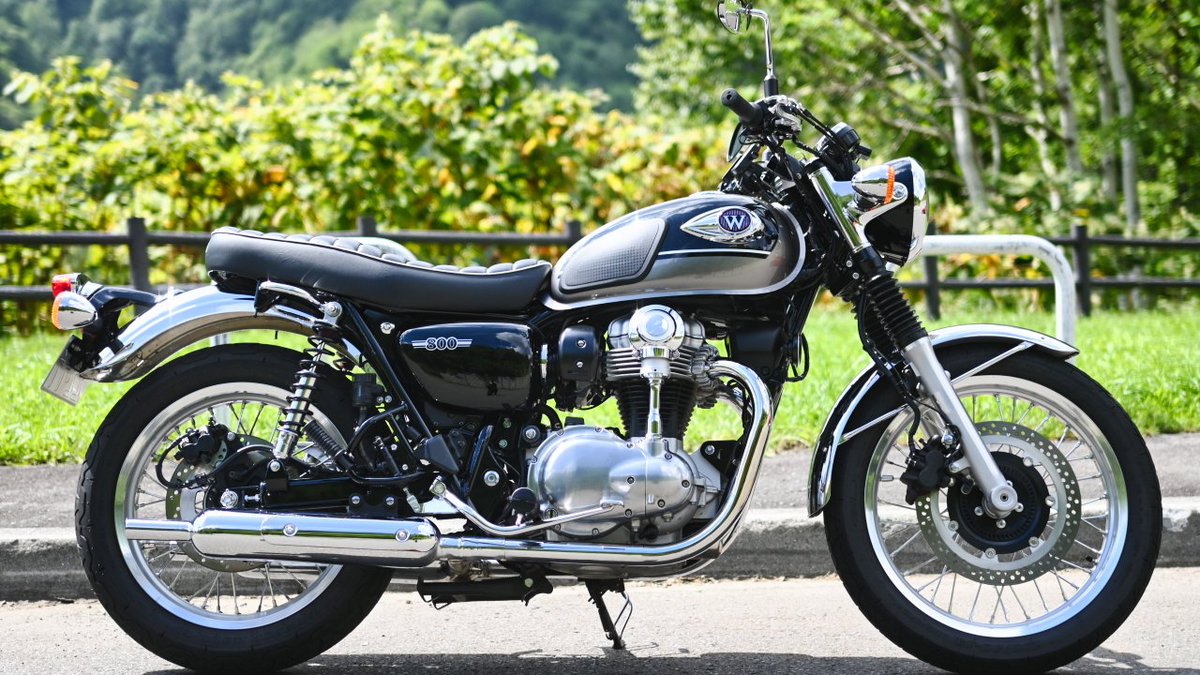 noaparider's tweet photo. W800乗ってきたー
排気音が良い、振動がすんごい。
#w800 
https://t.co/jgMBGbMEjd https://t.co/D749ArR2za