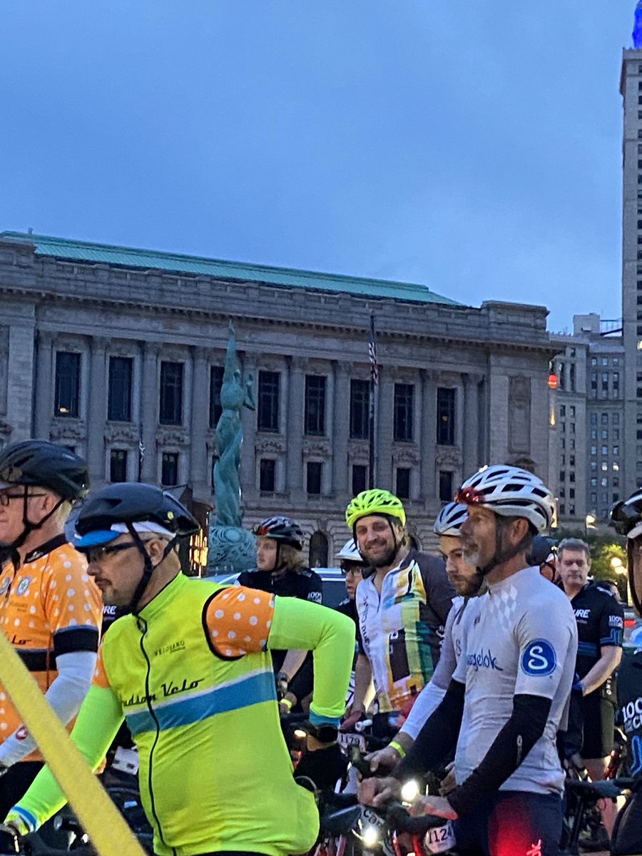 🙏 ⁦<a href="/CancerConnector/">Jake Scott</a>⁩ for riding 💯 miles ⁦<a href="/bikeVeloSano/">VeloSano</a>⁩ to support #cancer research ⁦<a href="/ClevelandClinic/">Cleveland Clinic</a>⁩! #CleClinicCancer