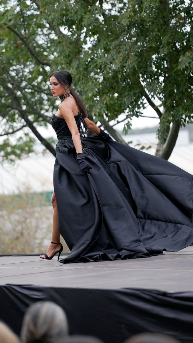 📸 DESFILE DE MODA DE EMMA PRIETO

Os dejamos por aquí algunas imágenes del primer desfile de moda de Emma Prieto en Torrejoncillo.

📲 #EcuestreTorrejoncillo2025 #PasiónEcuestre