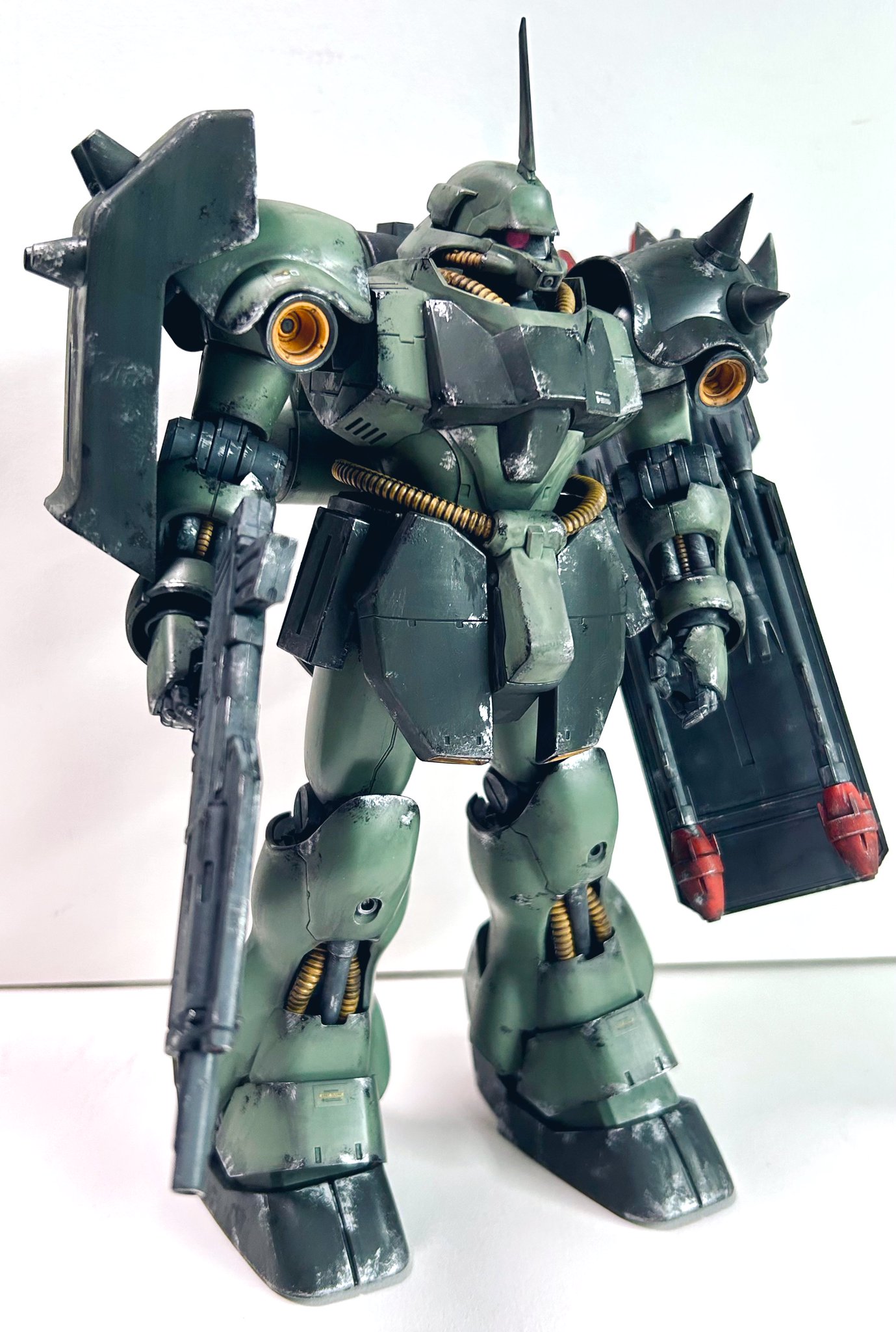 B*f様 ジオラマ　ガンプラ ガンプラ改造 製作期間4年!! 10日で30万再生ジオラマの