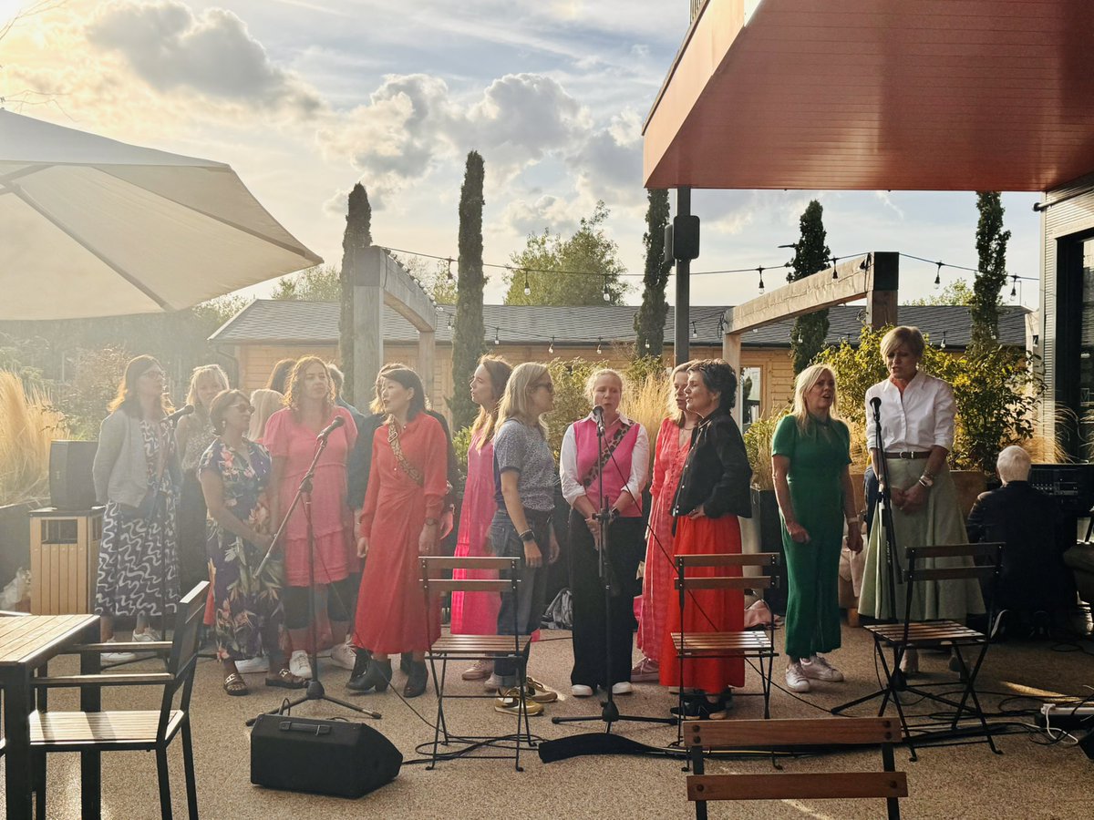 Last night we celebrated the fabulous <a href="/ealingmencap/">Ealing Mencap</a> 60th birthday. 
🎉🎉🎉