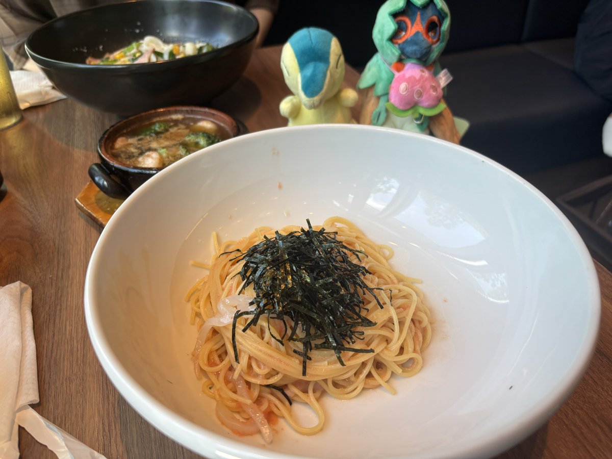 ふじゅちゃんと久しぶりに会って、色々お話しました！！！楽しかった☺️
二人でポケカ買って開封の儀したけど、クソレア2枚当ててましたあの人！！🫵