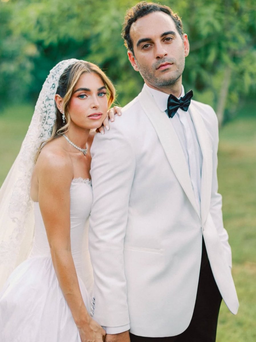 MAD_Solutions's tweet image. A huge congratulations to our beautiful bride, #MADRisingCelebrity Hagar El Sarrag, on tying the knot and starting this new journey🤍

Here’s to a lifetime of happiness ahead💕