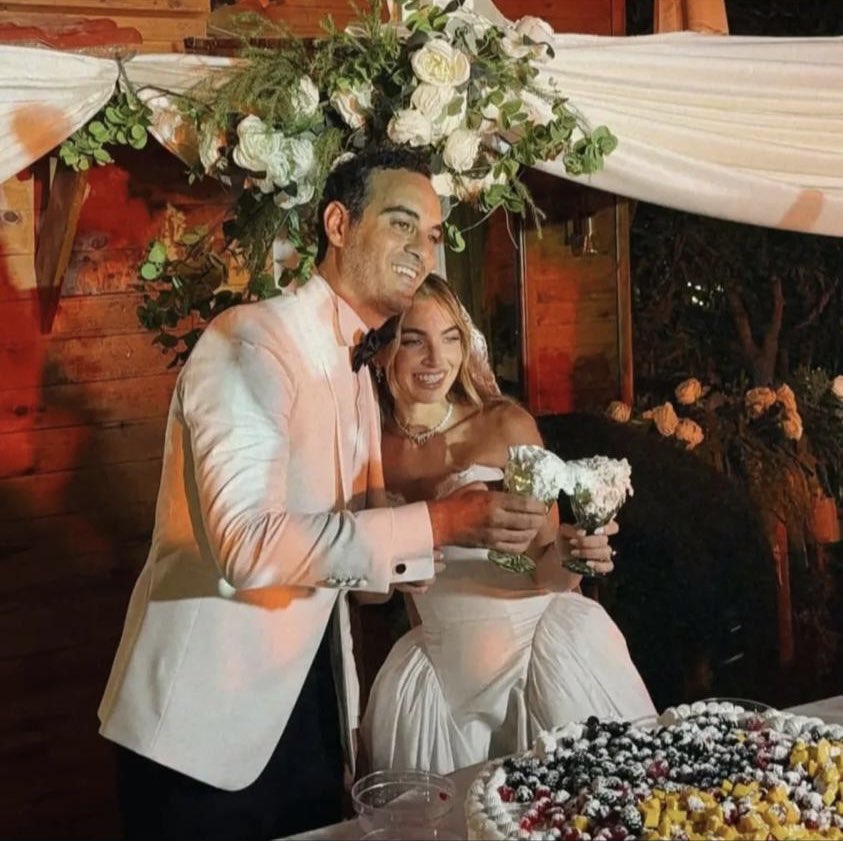 MAD_Solutions's tweet image. A huge congratulations to our beautiful bride, #MADRisingCelebrity Hagar El Sarrag, on tying the knot and starting this new journey🤍

Here’s to a lifetime of happiness ahead💕