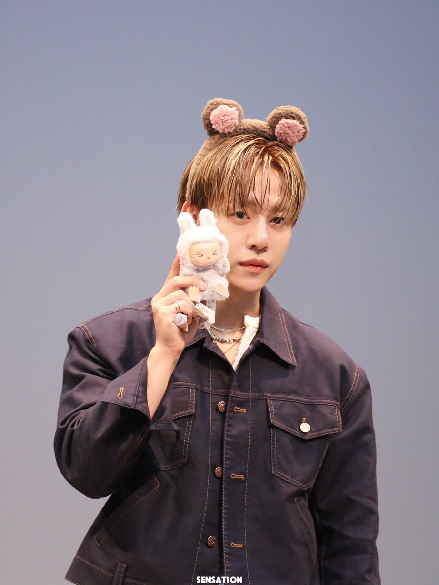 250905 사운드웨이브  팬싸

-可爱🥰

 #대현 #JUNGDAEHYUN #郑大贤 

<a href="/official_JDH93/">JUNGDAEHYUN</a>