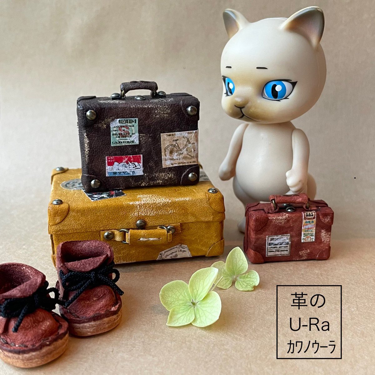 明日、9月7日（日）ドールショウ76
参加します！
よろしくお願いします

オビツ11
1/12サイズなど小さいドールの
バッグやブーツの革小物

秋のお出掛け準備は ‘革のU-Ra‘ で…

5F A48
でお待ちしています☺︎

#ドールショウ76
#DS76
#オビツ11