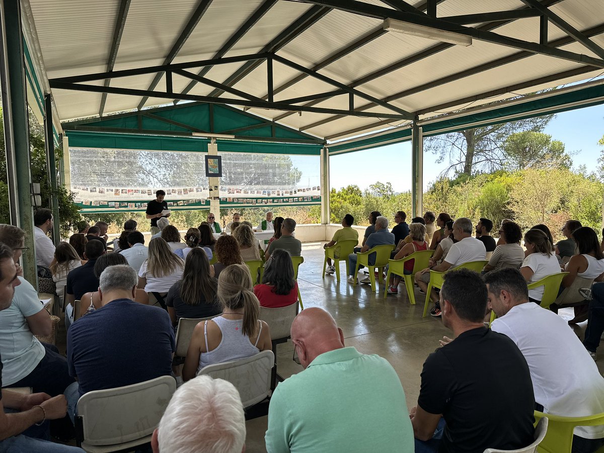 salescordoba's tweet photo. En el día de ayer, todo el claustro, PAS y la Comunidad Salesiana se reunieron en un día de convivencia para dar comienzo al curso 2025/26 en Campo Bosco, territorio salesiano en Córdoba.
#SalesianosCórdoba #CampoBosco https://t.co/Xji4daabLE