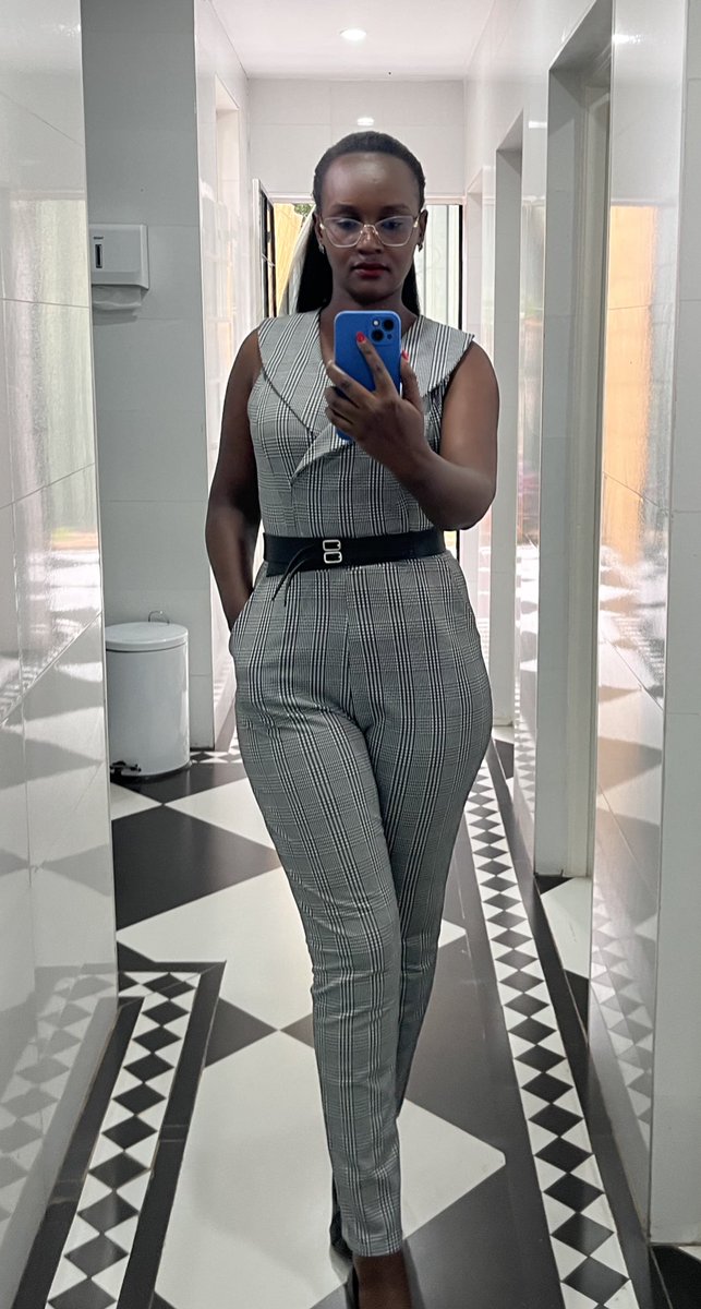 God thought East African women are so pretty they need extra face area for people to adore so he gave us big foreheads 🙂‍↔️🙂‍↔️🙂‍↔️